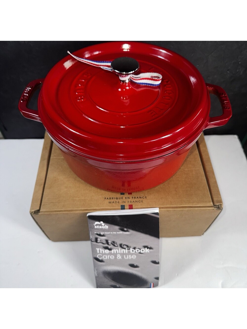 STAUB La Cocotte Cherry Red 4 Qt Cast Iron Dutch Oven Made In France 3.75L NEW